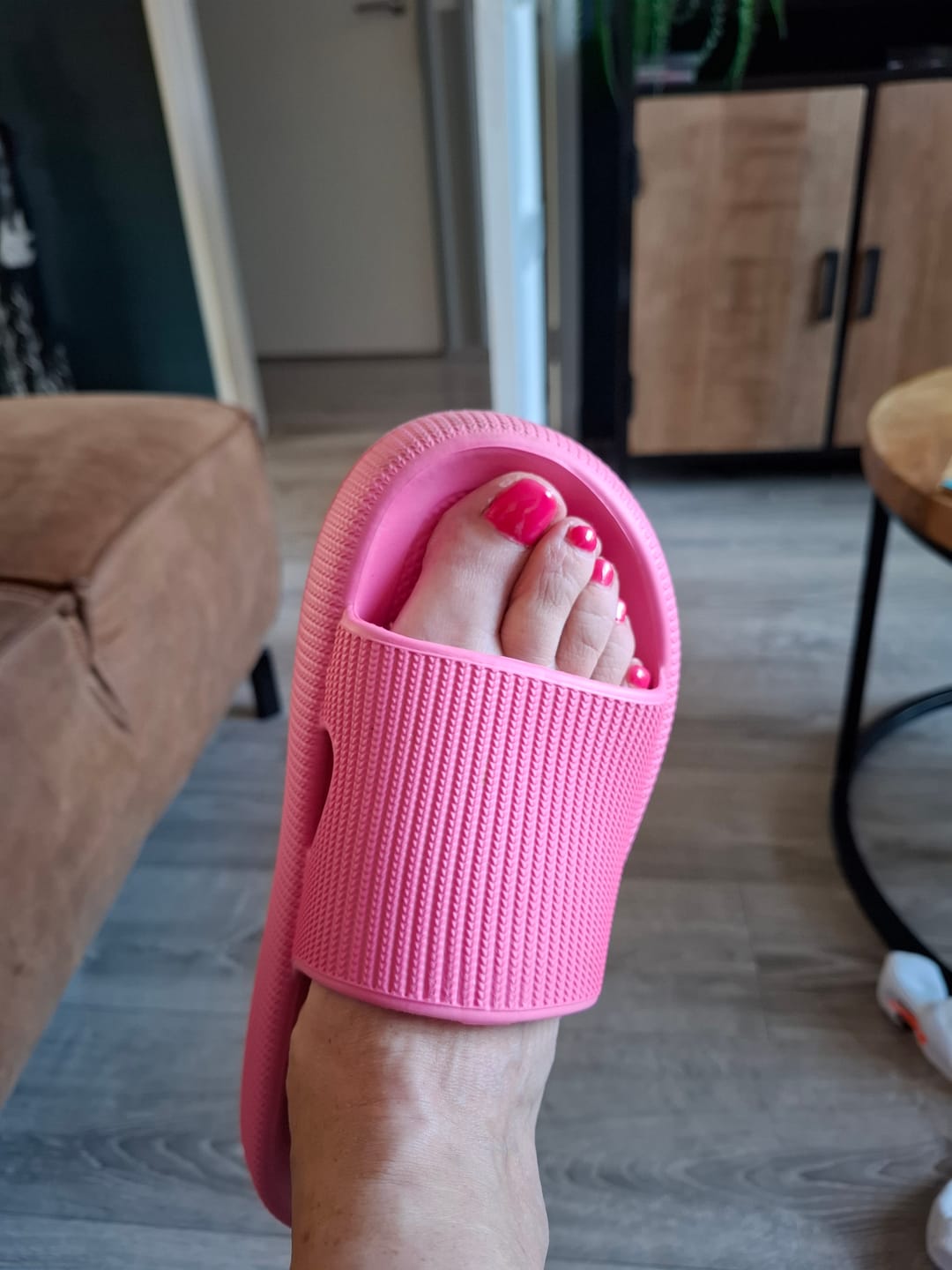 Customer photo review of HappyFlops Original Drop 002