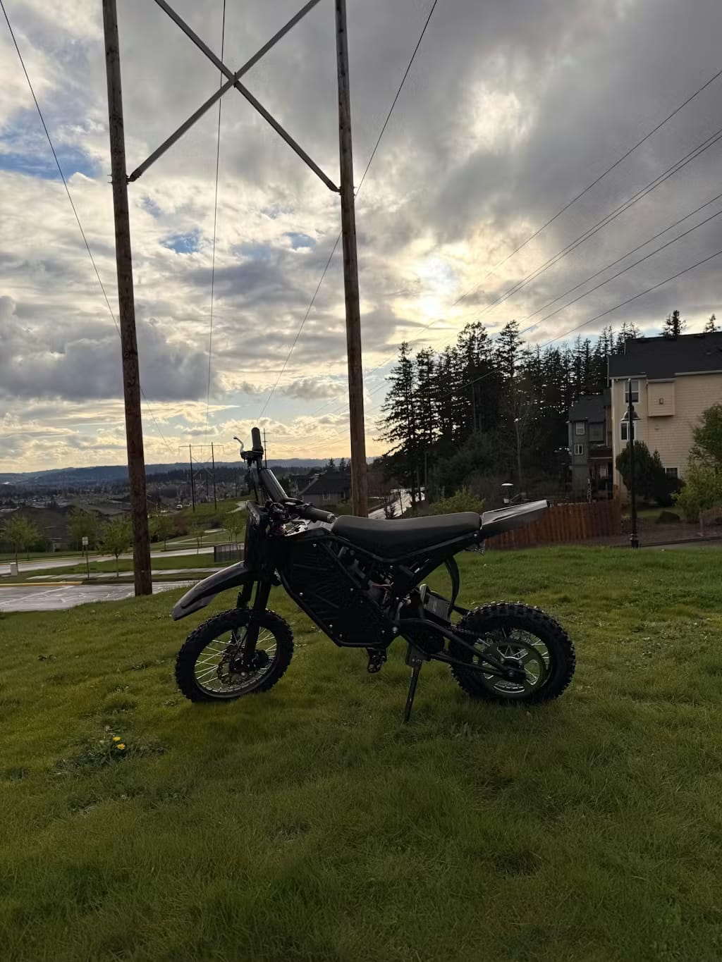 Customer photo review of Eskute® NOVA Mini Electric Dirt Bike For Teens & Adults