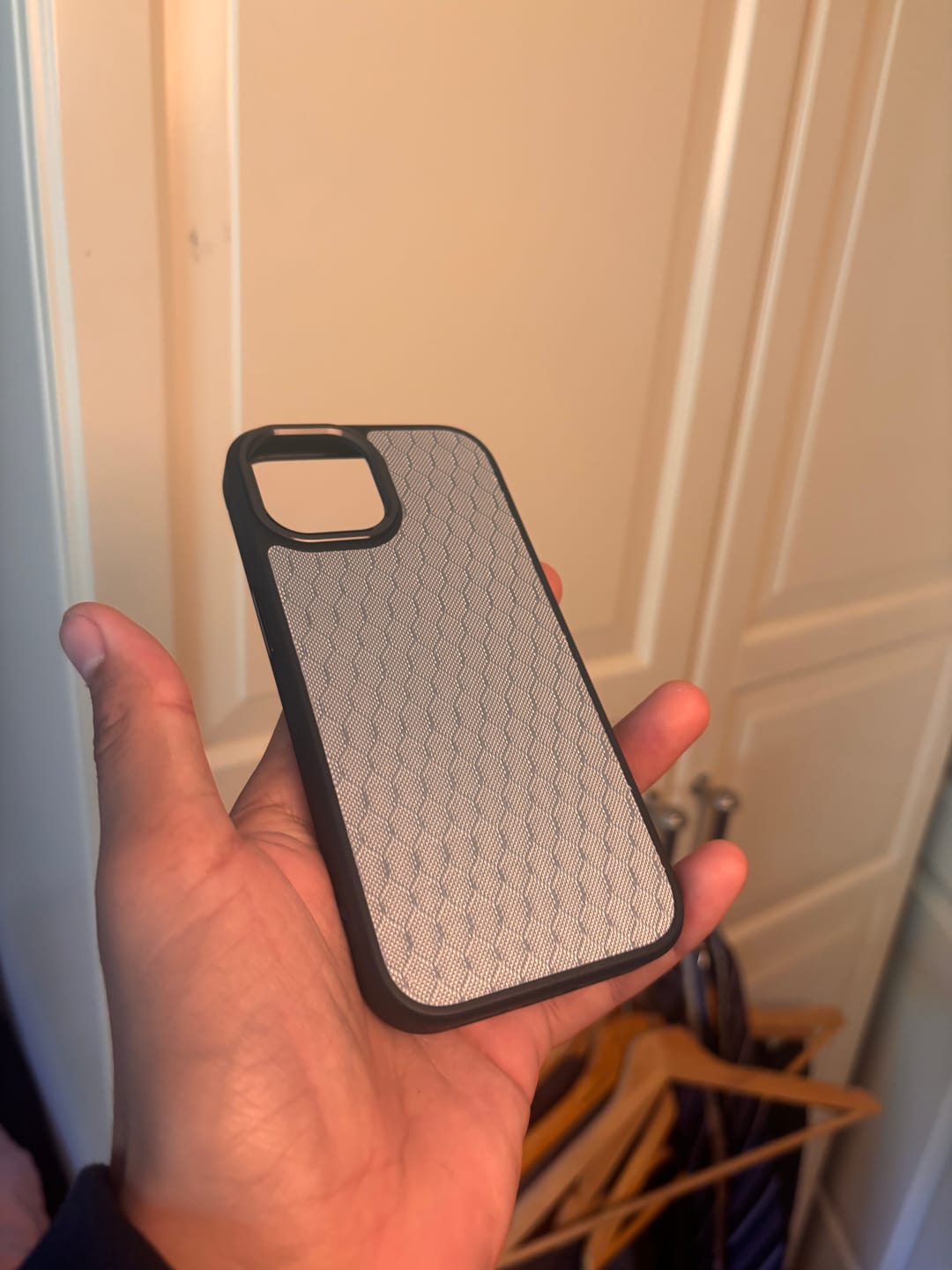 Customer photo review of White Honeycomb Alufiber Phone Case - MagSafe