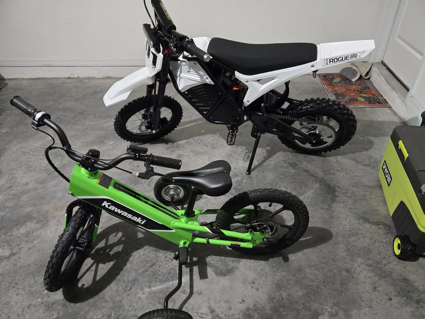 Customer photo review of Eskute® NOVA Mini Electric Dirt Bike For Teens & Adults