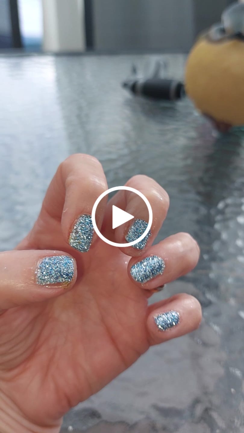 Customer video review of Frozen Sky Dipping Powder