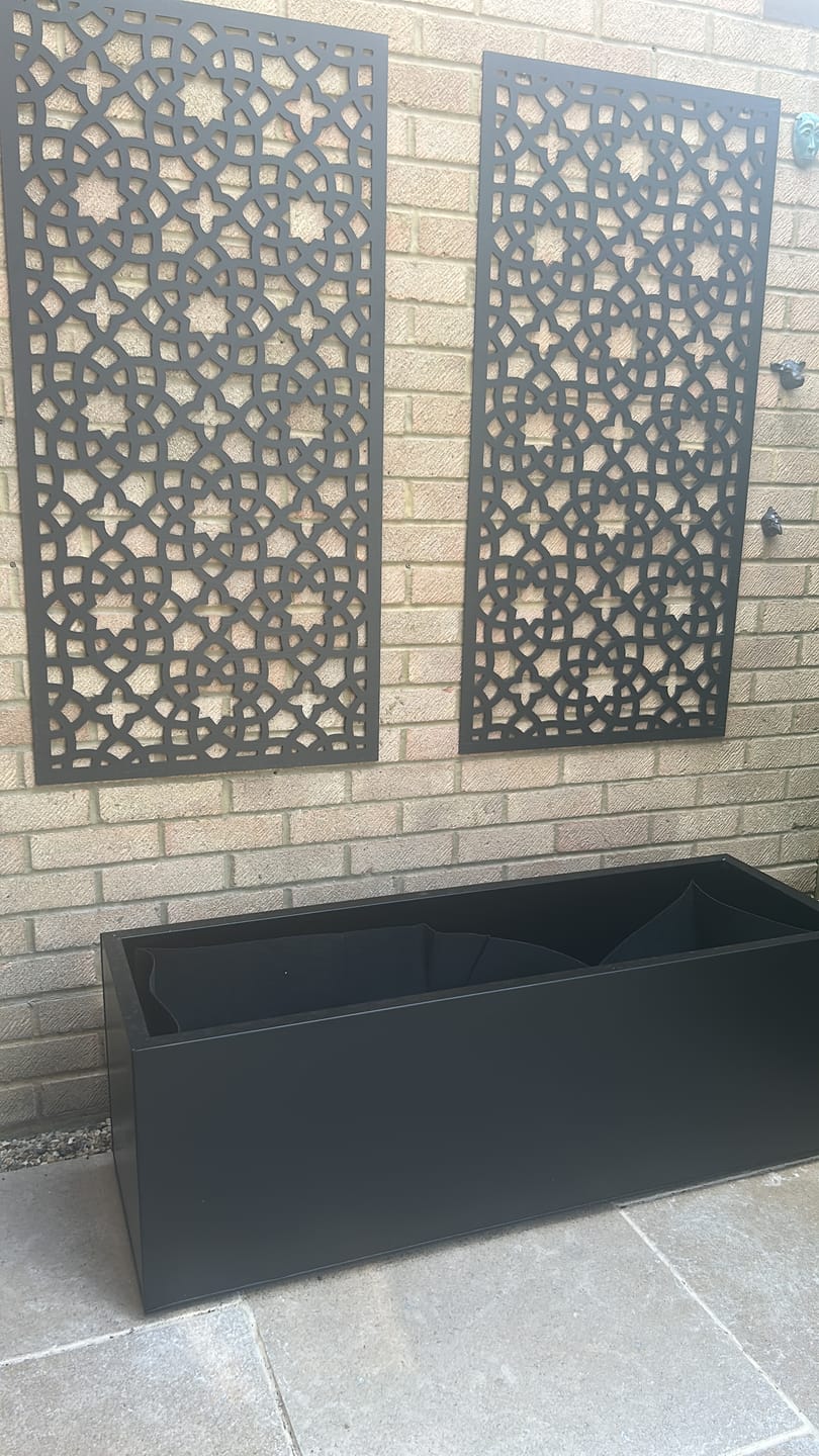 Customer photo review of 3 Black Alhambra Medium Screens - 5mm