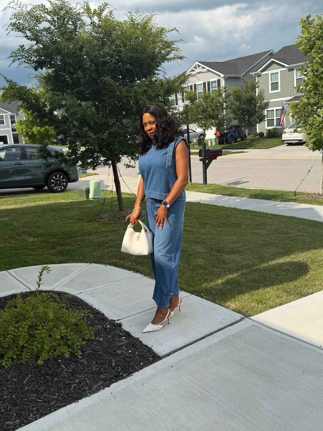 Customer photo review of High Waisted Wide Leg Buckle Pockets Solid Color Jean Pants Bottoms