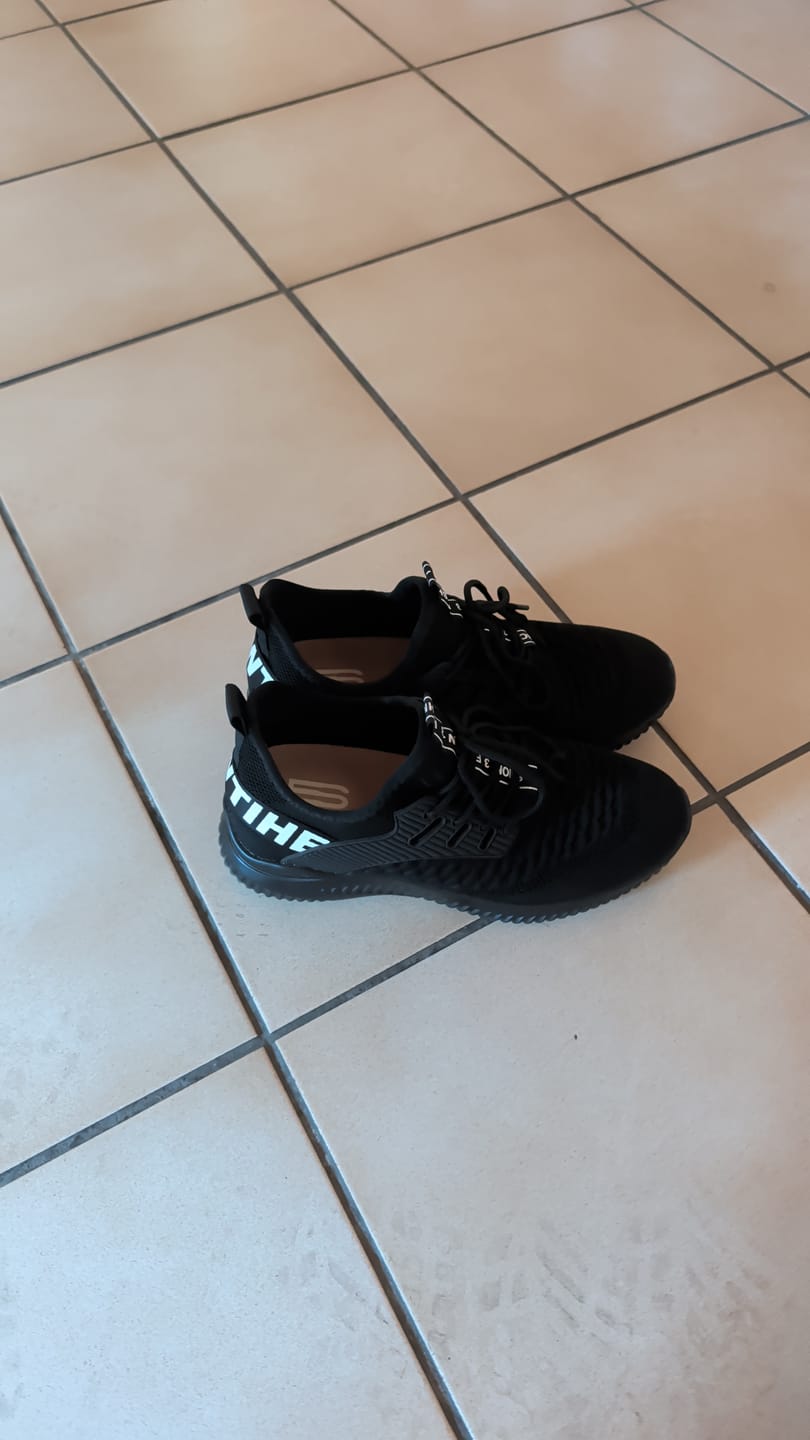 Customer photo review of ELEVATESHOES AIR