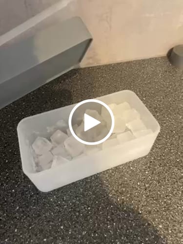 Kundeanmeldelse med video av Isbitform med oppbevaring og lokk stor