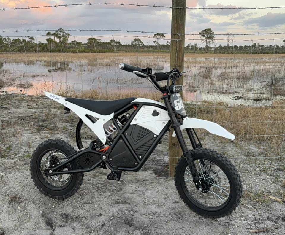 Customer photo review of Eskute® NOVA Mini Electric Dirt Bike For Teens & Adults