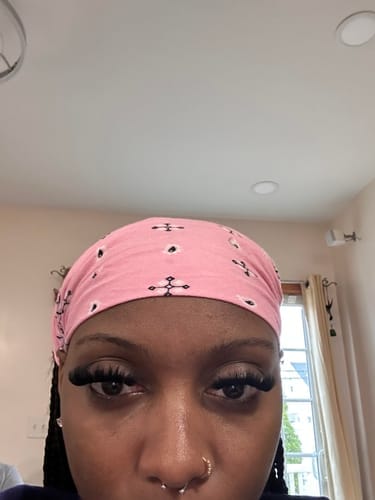 Customer photo review of BOOOM Lash Clusters