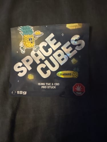 Kundenfoto der Verpackung für die Spacecubes Probe in der Geschmacksrichtung Ananas.