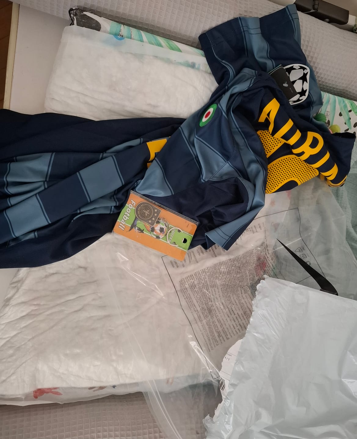 Customer photo review of Adriano #10 Inter Milan 2004-05 Retro Football Jersey Kit