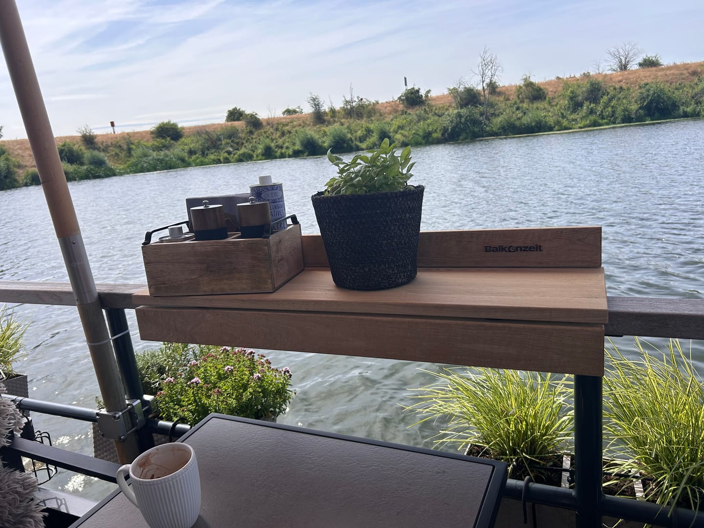 Customer photo review of Balkonzeit Bar aus Massivholz