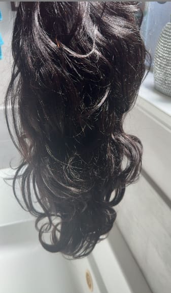 Customer photo review of Wavymy Pre-Styled Butterfly Cut Layer Yaki Straight Natural Wave Wig Beginner Friendly Wig Human Hair Wig 250% Density