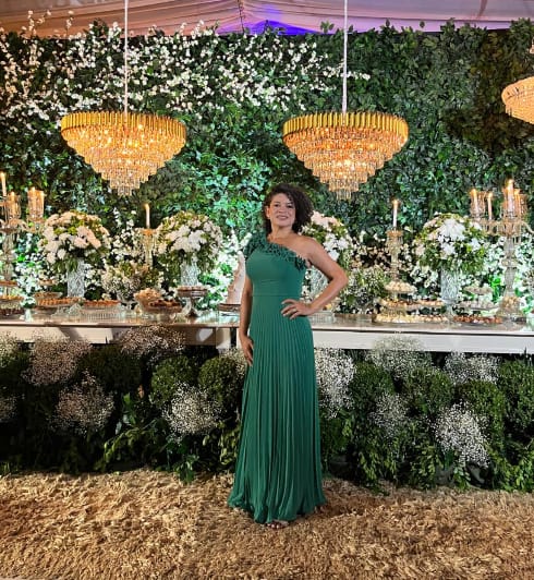 Customer photo review of Vestido Festa Longo Ombro Só Saia Plissada, Verde Esmeralda