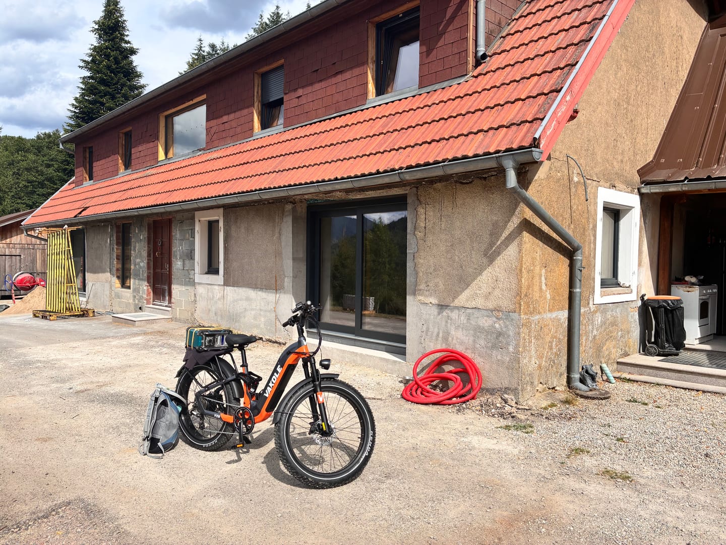 Customer photo review of Vakole V26 250W 26" Fat Bike 998Wh Full Suspension Electric Bike With Torque Sensor 48V 20.8Ah Battery SUV E-Bike