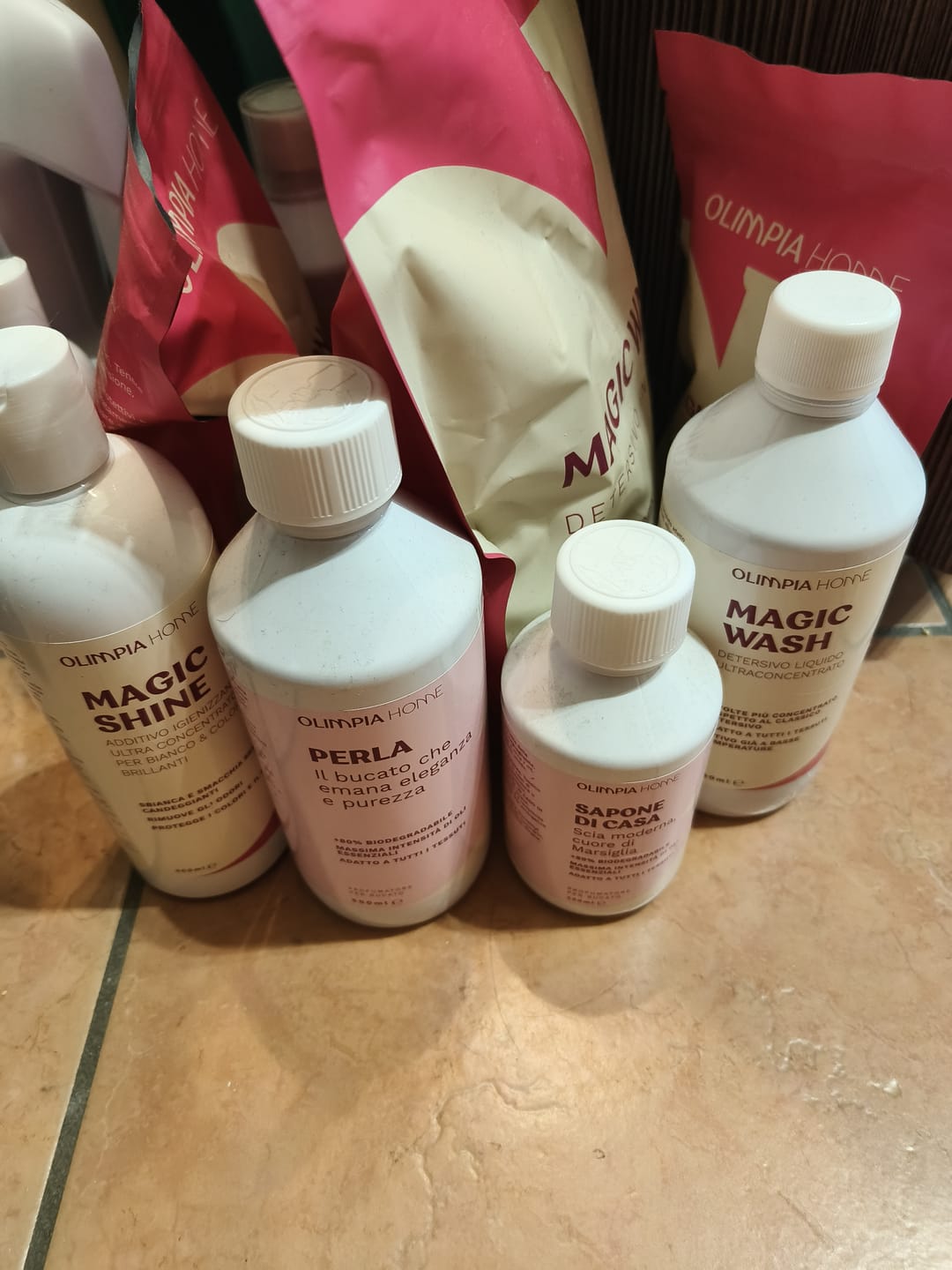 Customer photo review of Magic Wash Liquido - Il Detersivo Professionale per un Bucato Perfetto