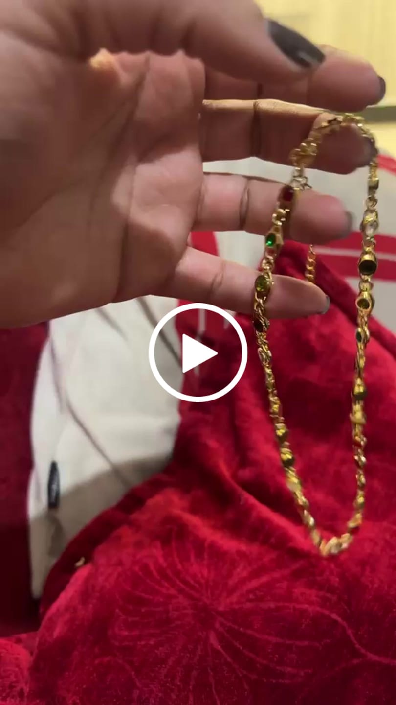 Customer video review of Colar Chloé Banhado em Ouro 18k