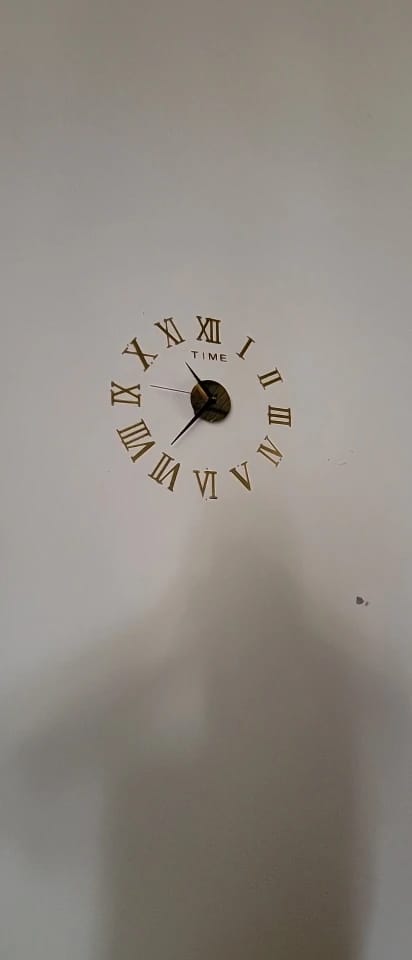 Customer photo review of 3D Acrylic Mirror Wall Clock