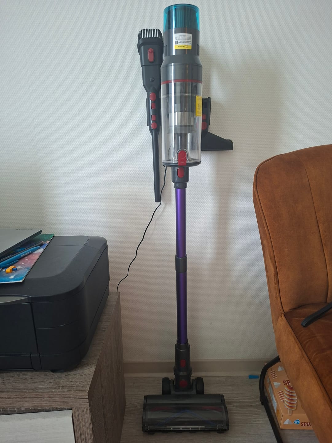 Customer photo review of Krachtige steelstofzuiger met automatische stofherkenning / Tot 60 minuten gebruiksduur / Zakloze stofzuiger voor tapijt, harde vloeren en dierenharen / 480W