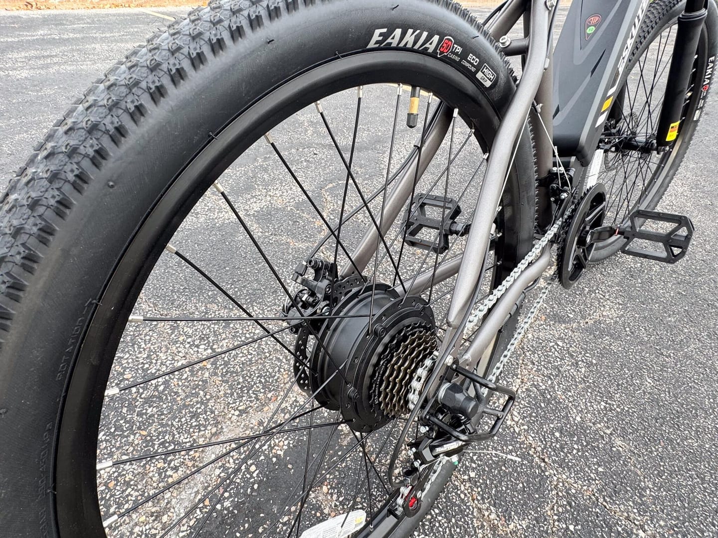 Customer photo review of Eskute® M200F 27.5" Full Suspension Electric Bike