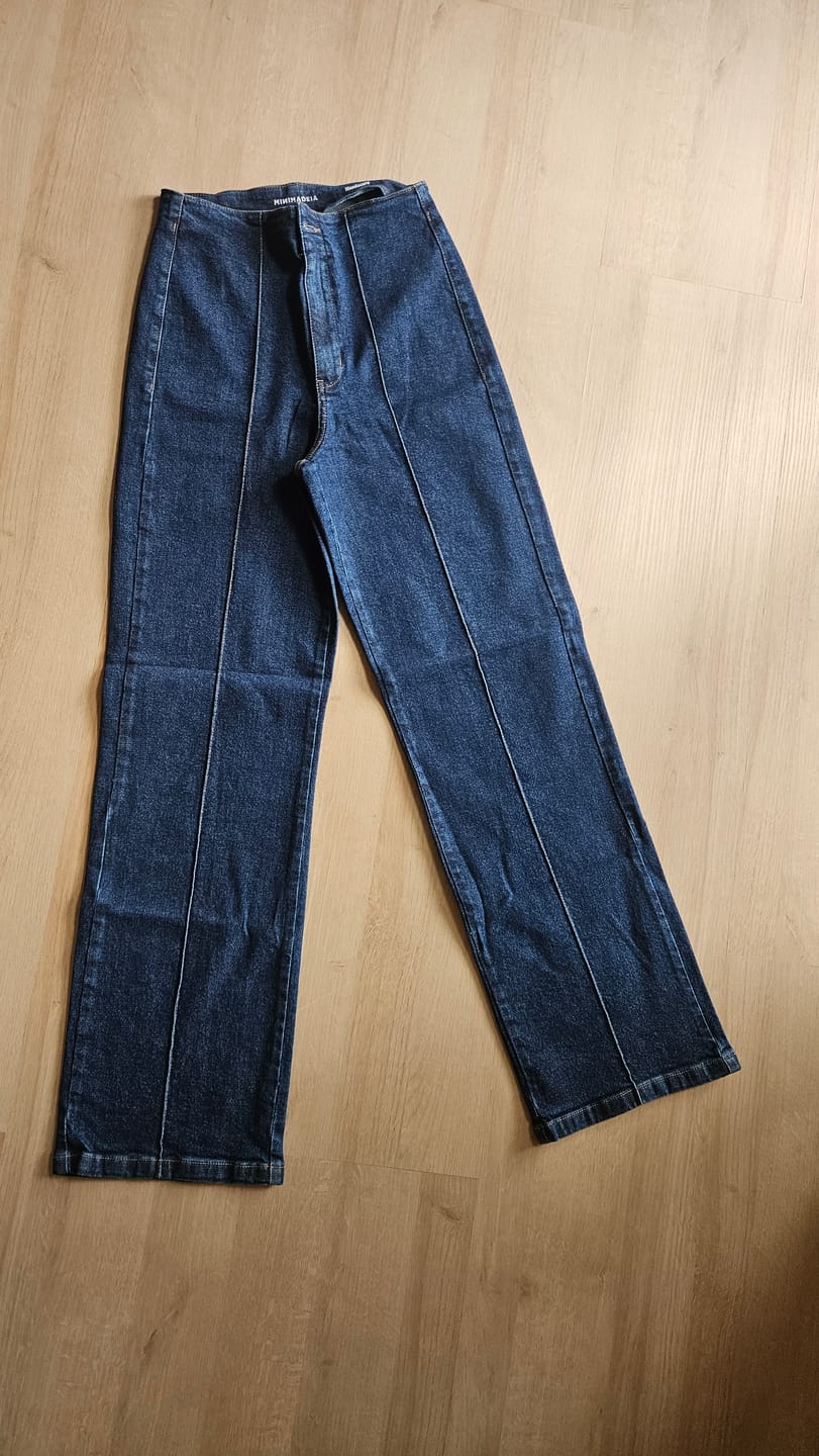 Customer photo review of Calça Jeans Reta Mandacaru Azul Escuro