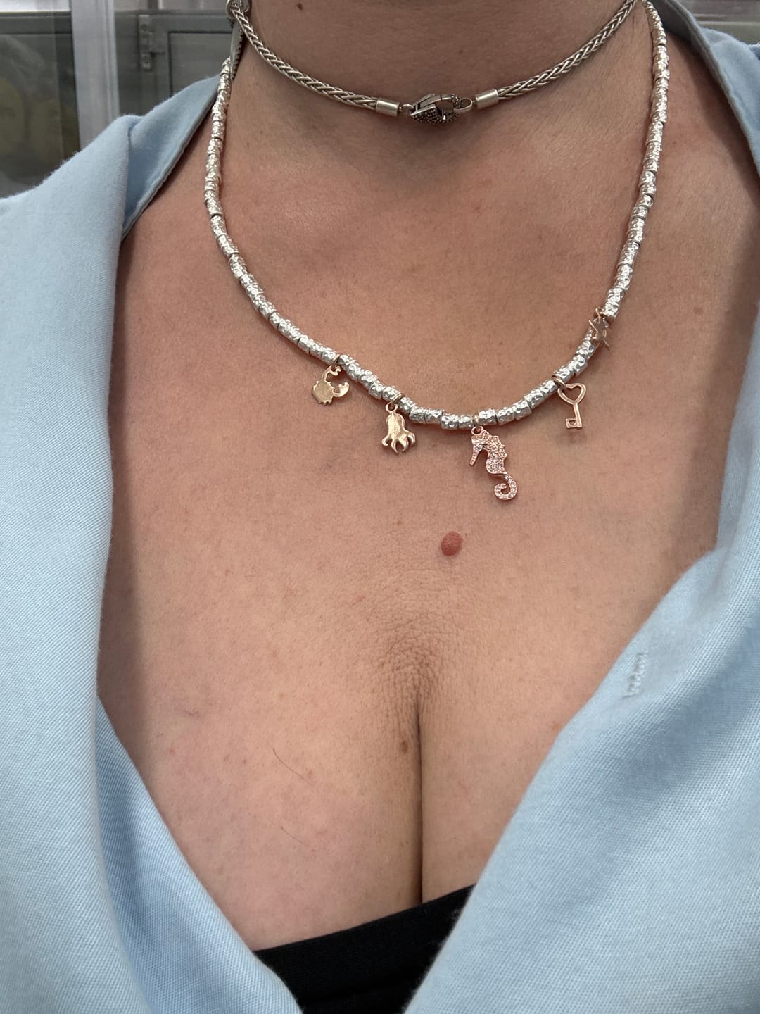 Customer photo review of Collana Charm Rosa Pepite Maxi