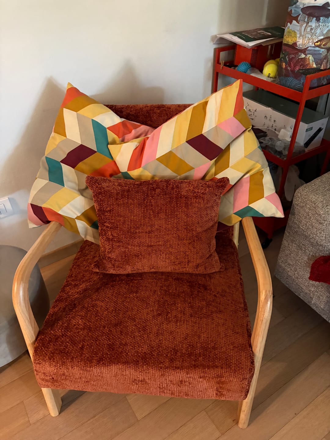 Customer photo review of OHAMA - Fauteuil de salon en bois massif et tissu terracotta