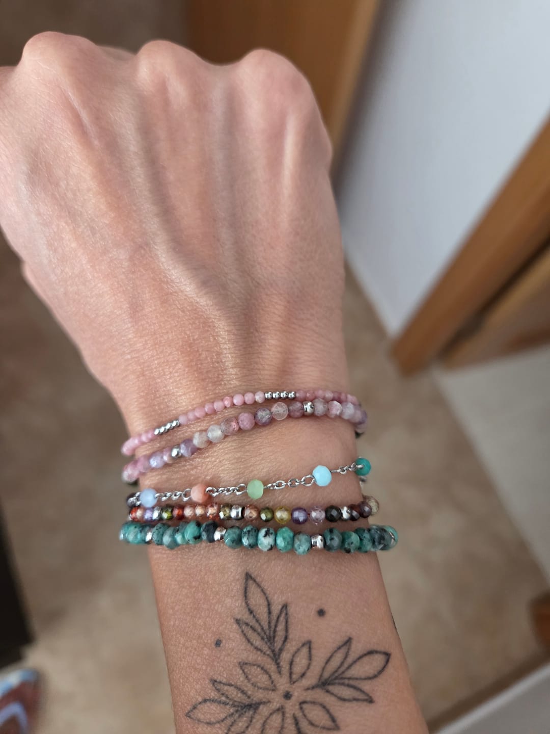 Customer photo review of Pulsera Verde Selva