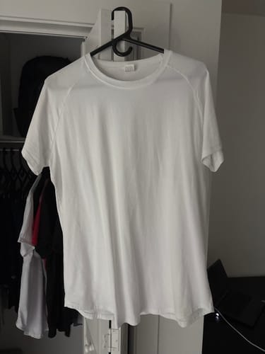 Customer photo review of AVERON™ FITFLEX TEE
