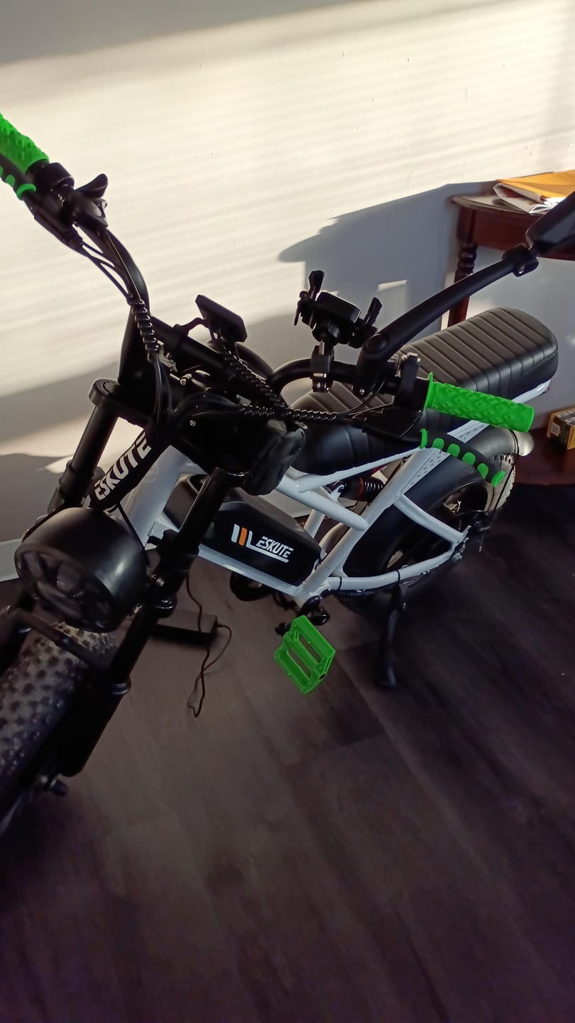 Customer photo review of Eskute® V100 16*4.0" Electric Bike for Kids&Teens