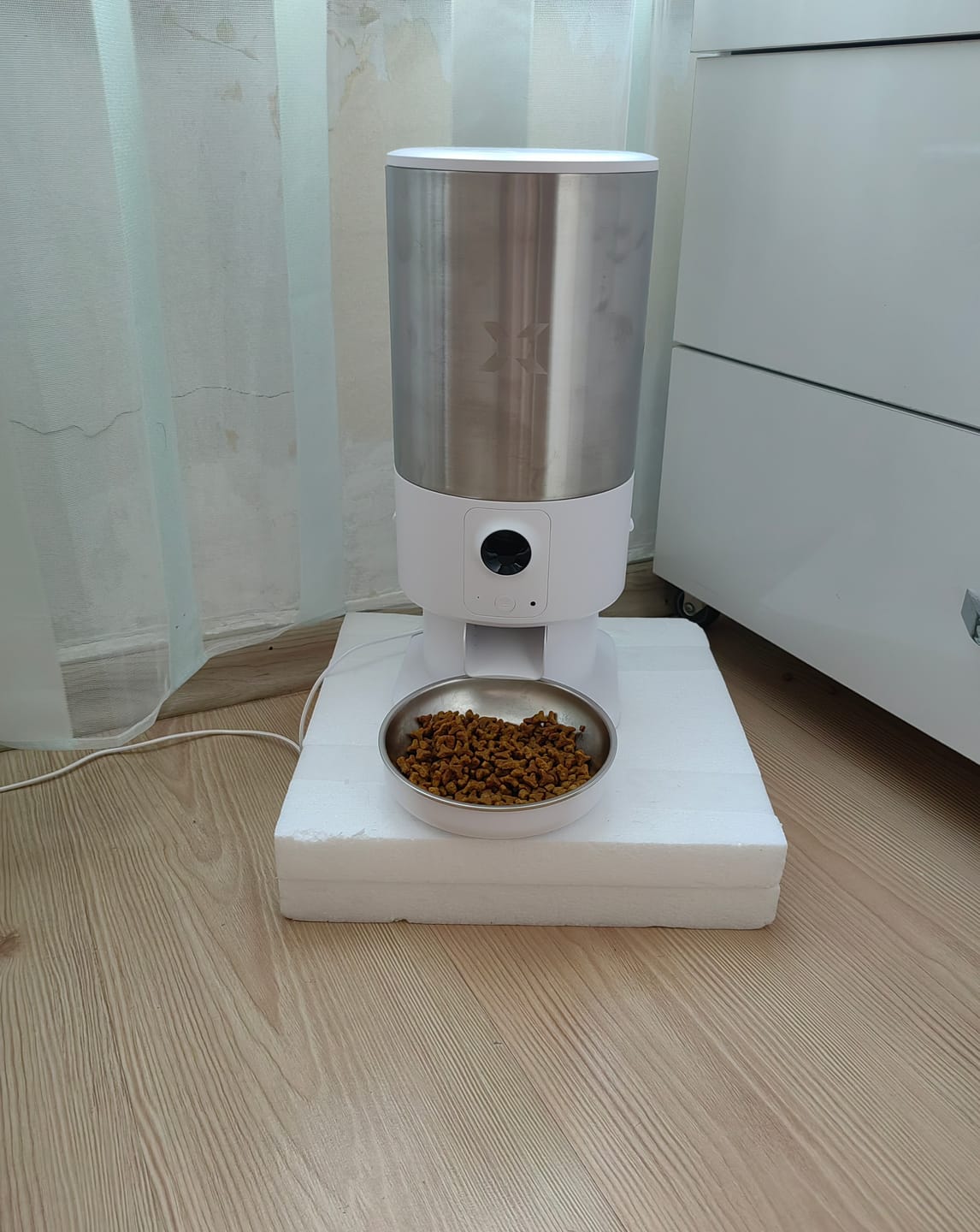 Customer photo review of Akıllı Mama Kabı (Kameralı) | 5L, Mobil Kontrol, Mama Seviye Takip, Çelik Kase, Sesli Görüş (X8605)