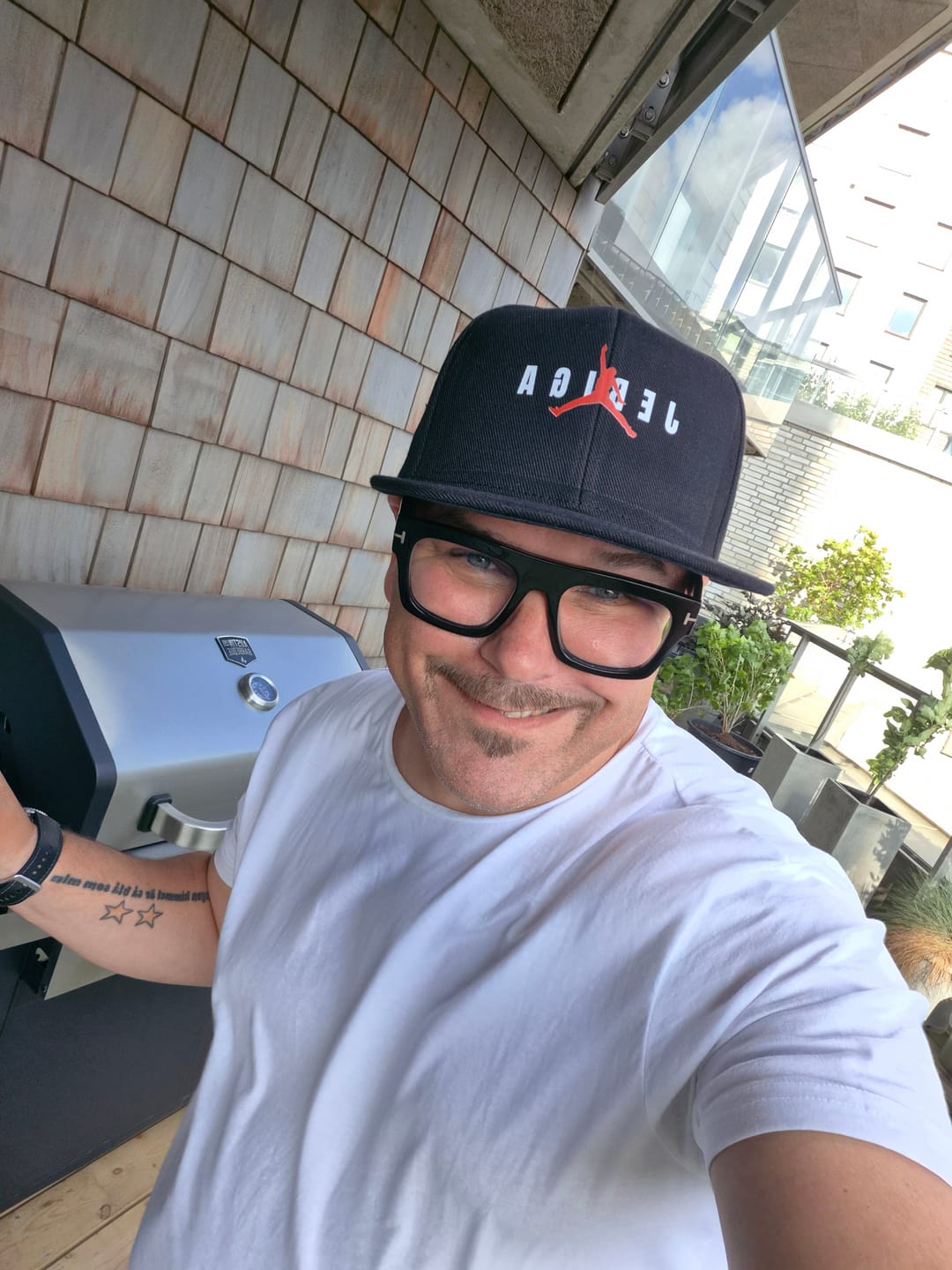 Customer photo review of Jebiga, Snapback Cap