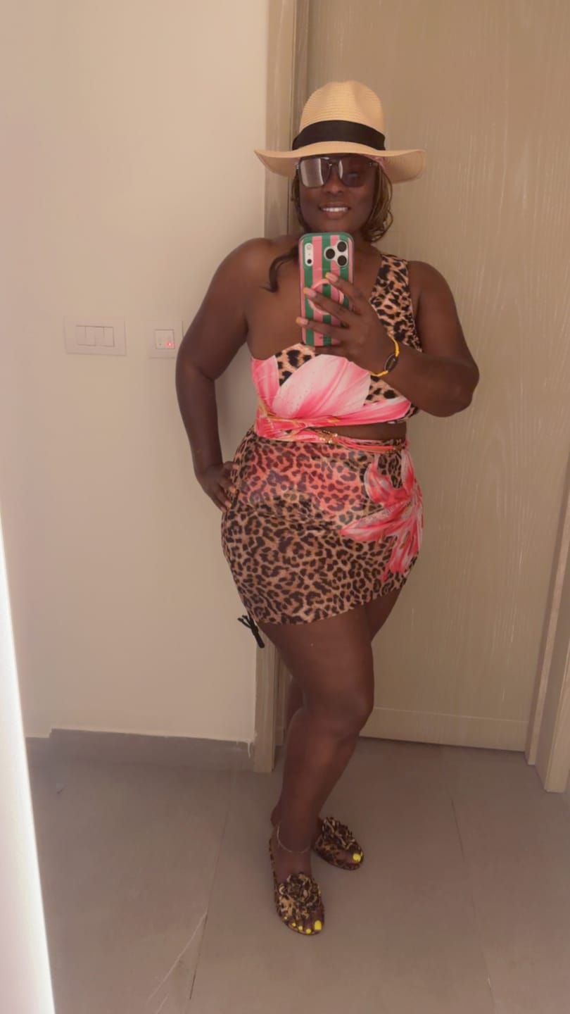 Customer photo review of Flat Disc Ghana Waist Beads