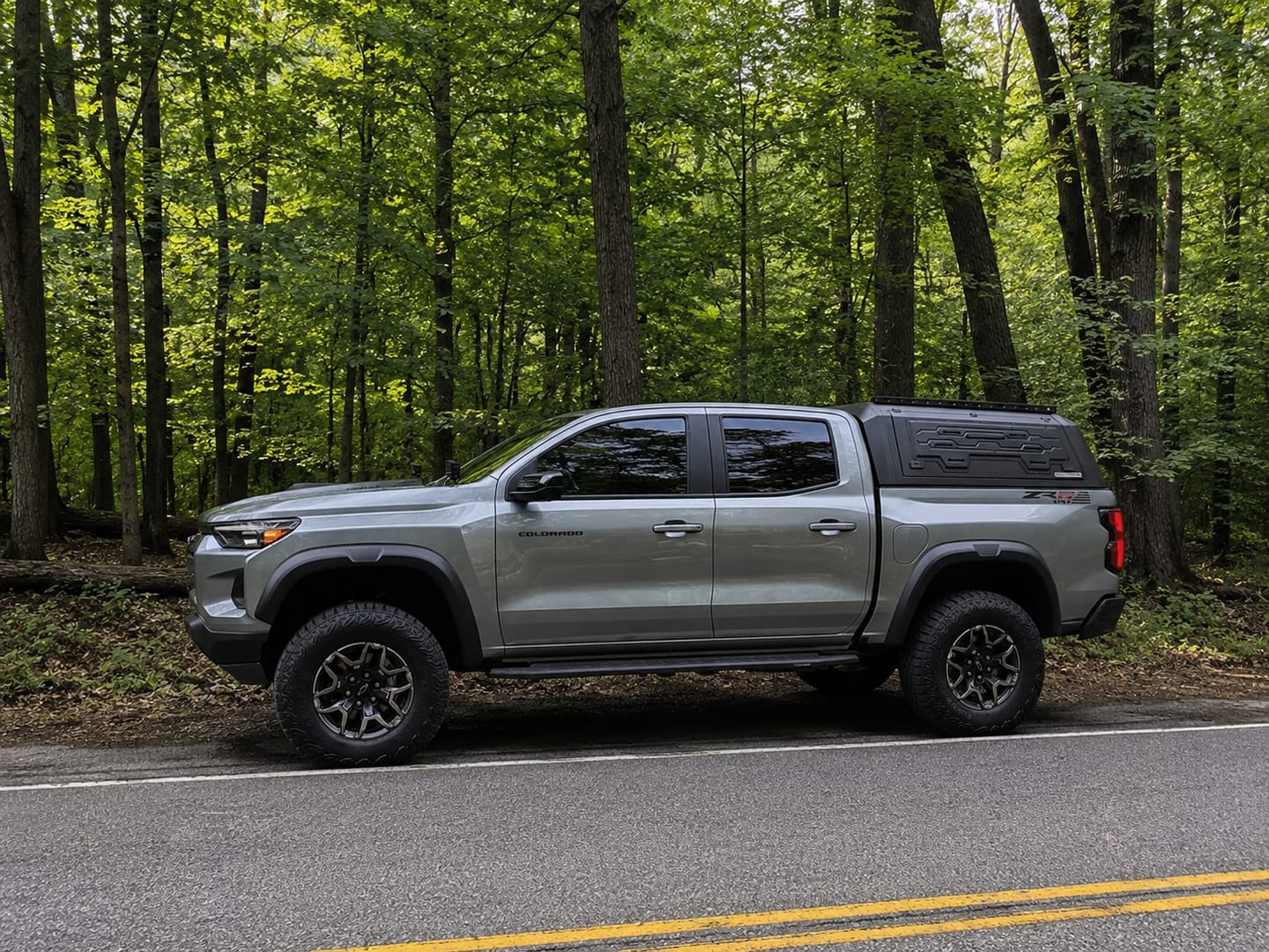 Customer photo review of OPENROAD Aluminum Truck Cap for Chevy Colorado/GMC Canyon (2023-2026) – 5ft Bed