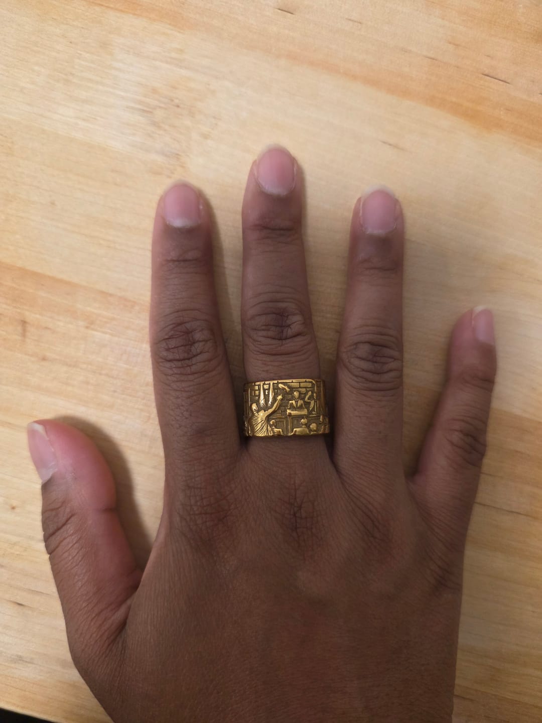 Customer photo review of "Farewell Kiss" Ring - Plated in 18K GOLD Stainless Steel