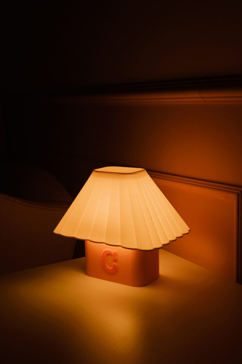 Customer photo review of Luminária Acalanto - Tecnologia SleepWave™ com Luz Vermelha