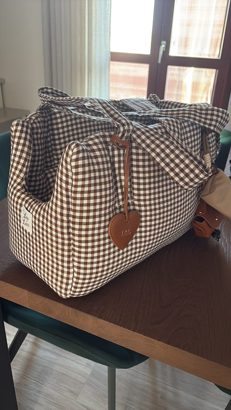 Customer photo review of Borse Trasportino per Cani in Tessuto Vichy | Eleganti, Comode e Made in Italy | Leo e Luna