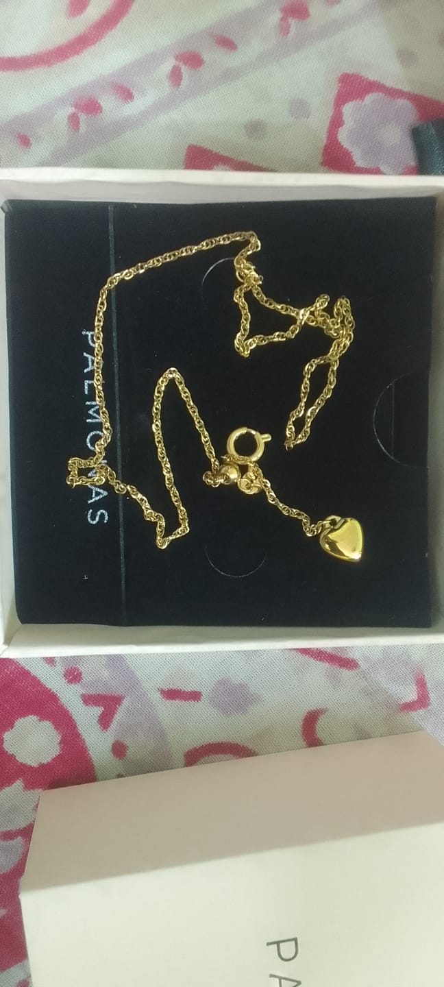 Customer photo review of Graceful Heart Lariat Necklace