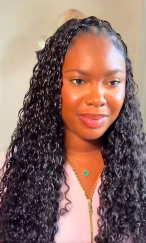 Customer photo review of Wavymy Burmese Curly Feather Crochet Human Hair Boho Braids Time-Saving & Lightweight Hair Extension