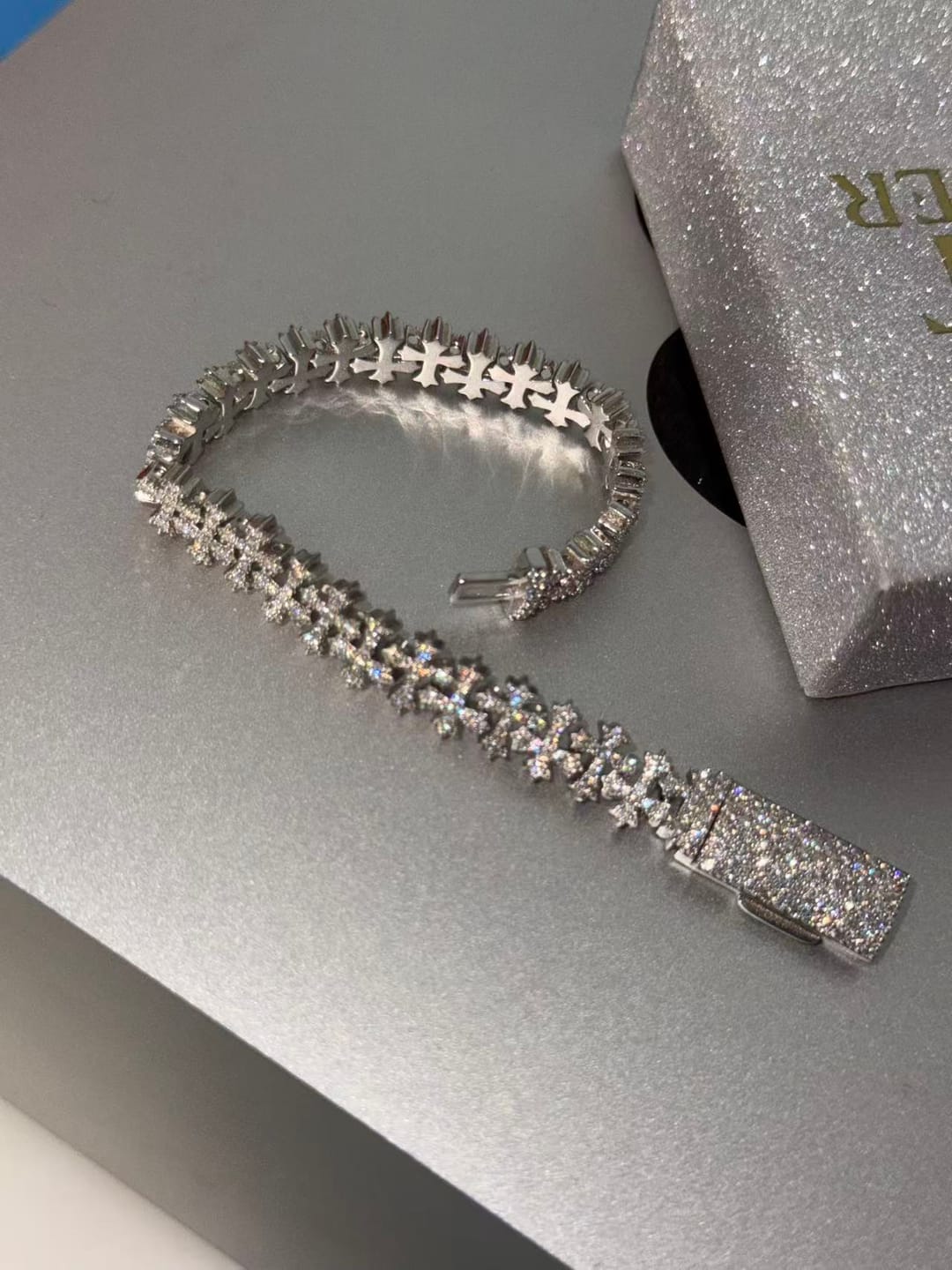 Customer photo review of 8.5MM S925 Silver VVS Moissanite Cross Cuban Link Chain