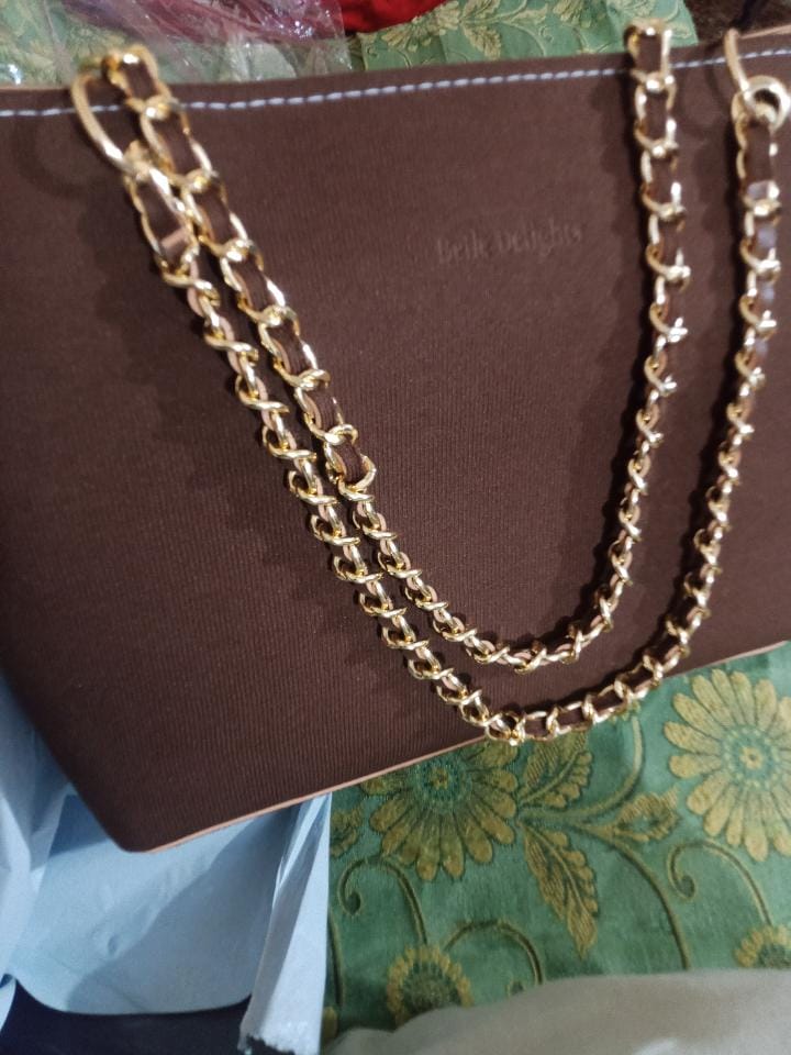 Customer photo review of Brown Belle The Classic Tote Bag