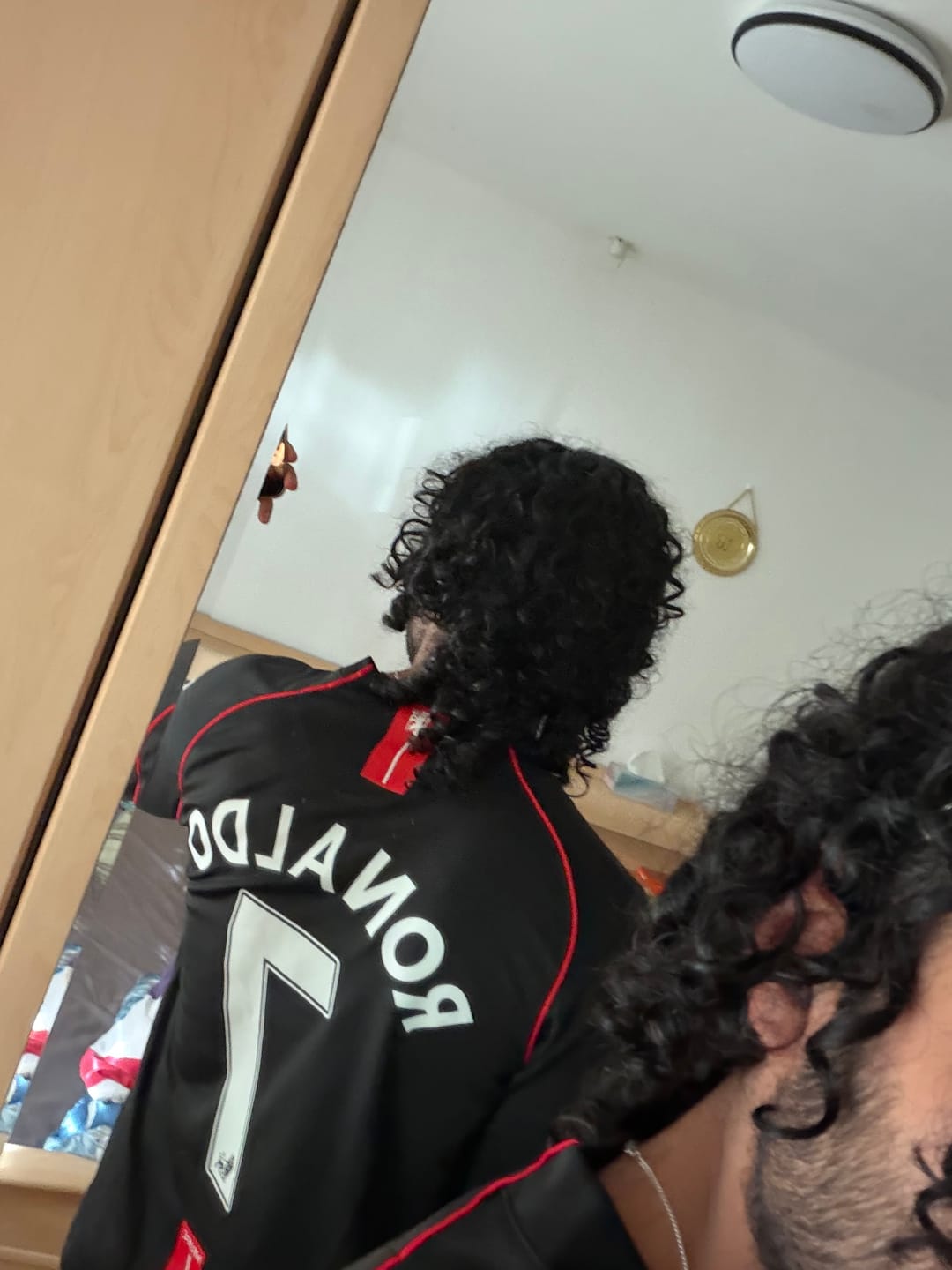 Customer photo review of Cristiano Ronaldo 2007-2008 Manchester United Black Retro Jersey Trikot Camiseta Maillot