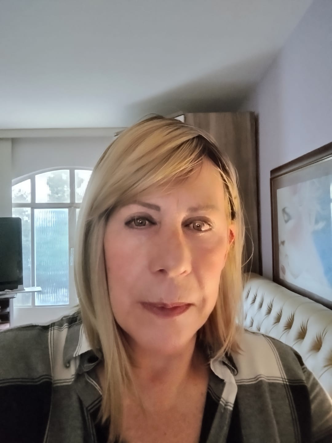 Customer photo review of Peruca Vicky Loira com Franja