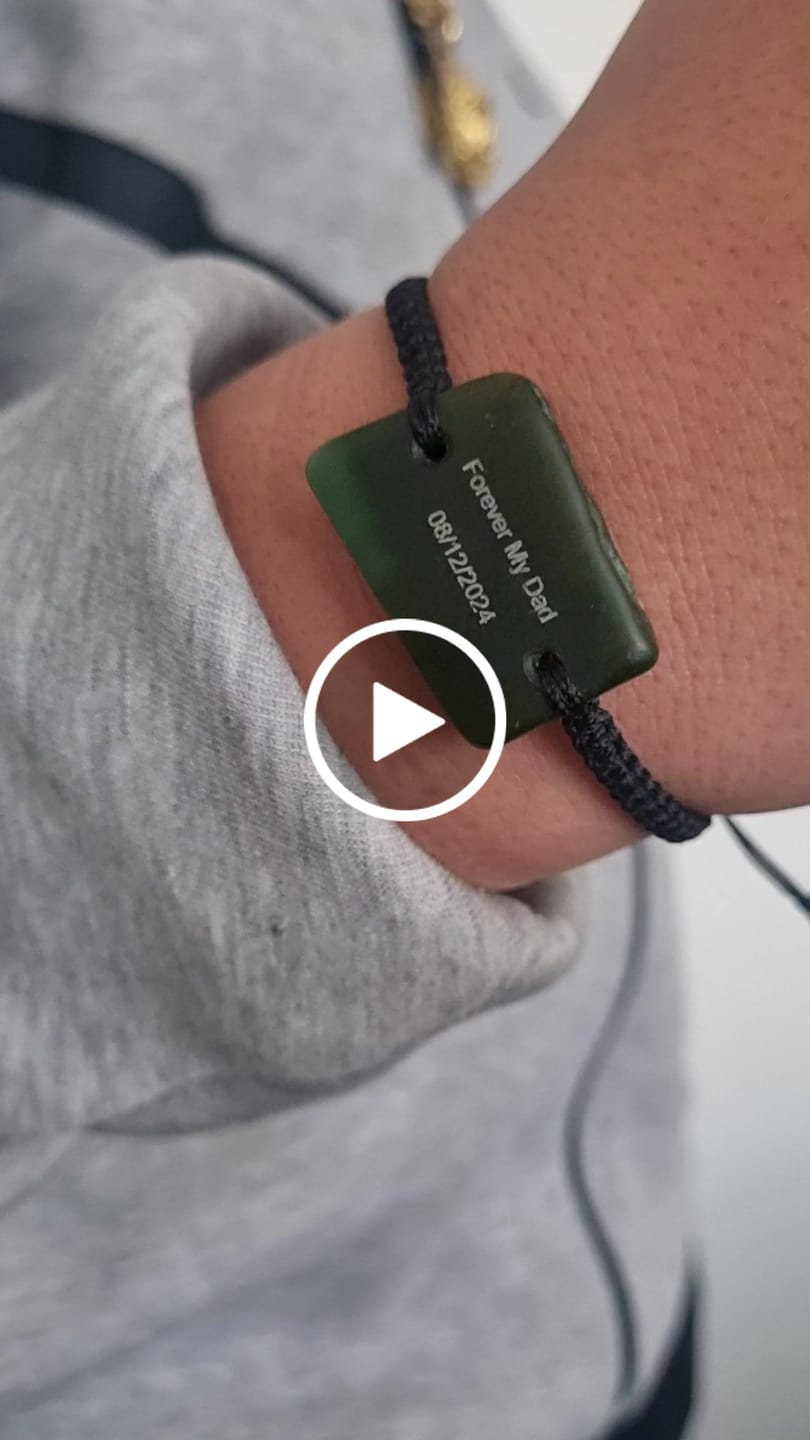 Customer video review of Engraved Pounamu Bracelet