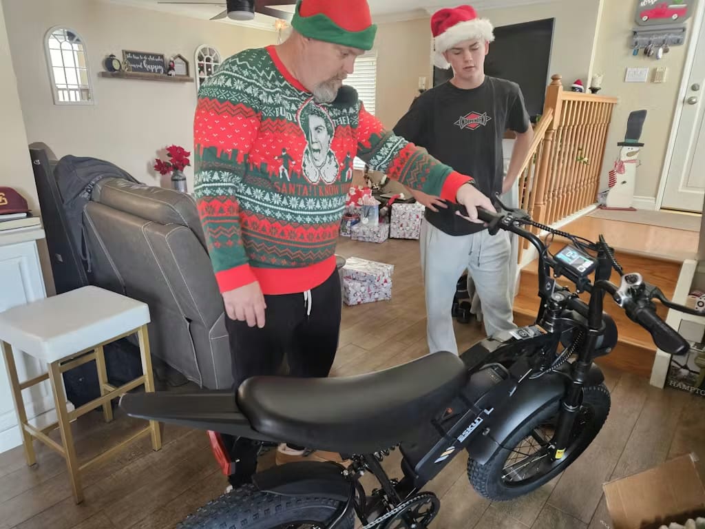 Customer photo review of Eskute® V200 20*4.0" Dirt Electric Bike for Kids&Teens