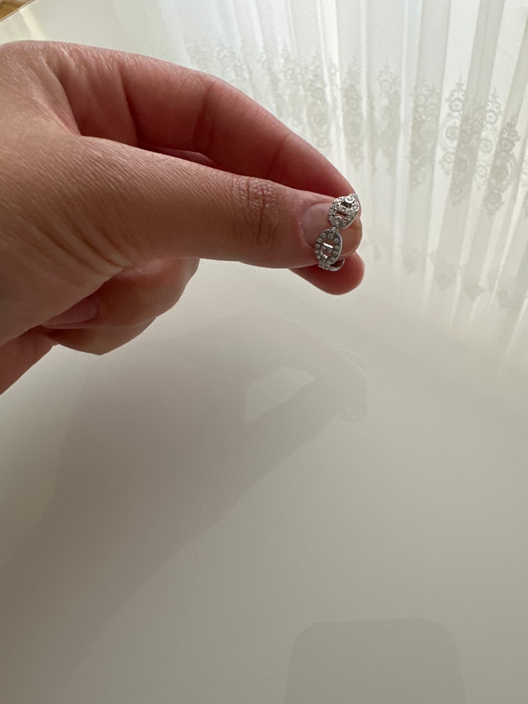Customer photo review of Pave Flow Deluxe Huggie Ohrringe 14K Vergoldet