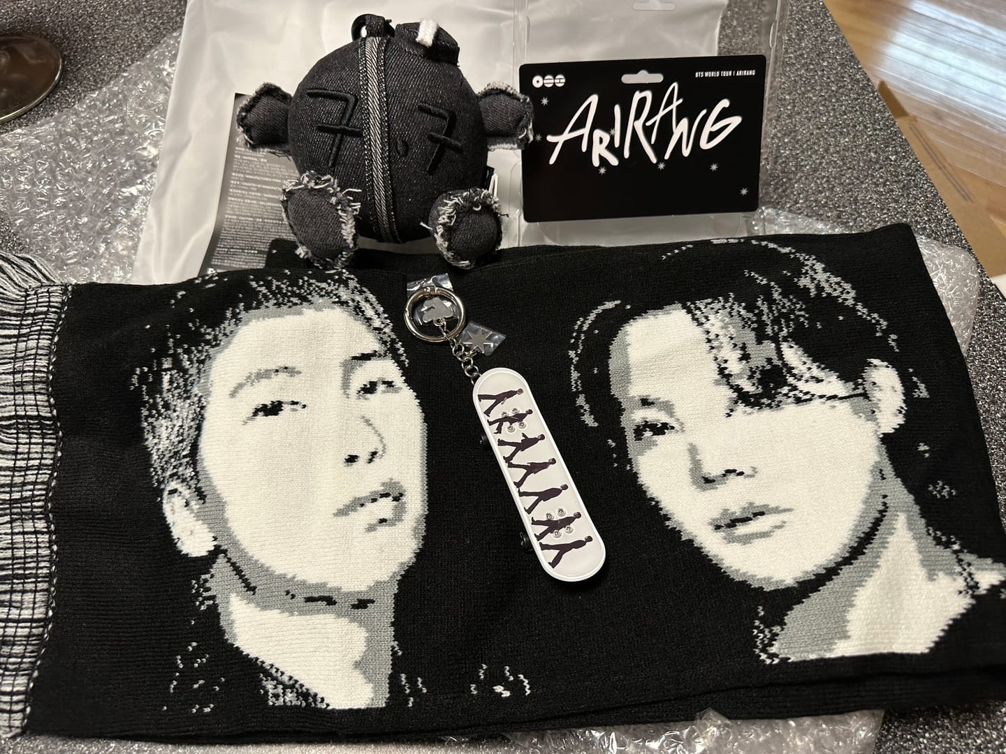 Customer photo review of BTS - ARIRANG WORLD TOUR OFFICIAL MD MINI SKATEBOARD KEYRING