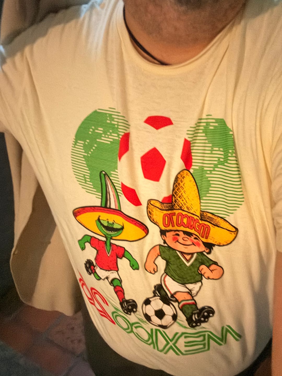 Customer photo review of Juanito y Piqué - Mundial 2026 - Playera CABALLERO