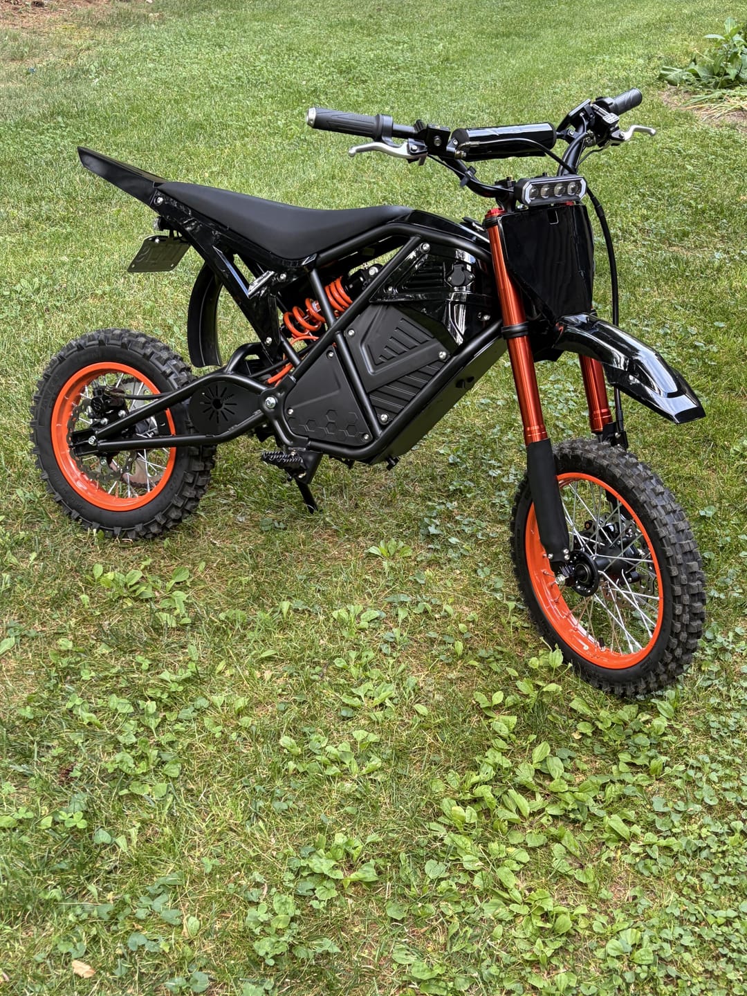 Customer photo review of Eskute® NOVA Mini Electric Dirt Bike For Teens & Adults
