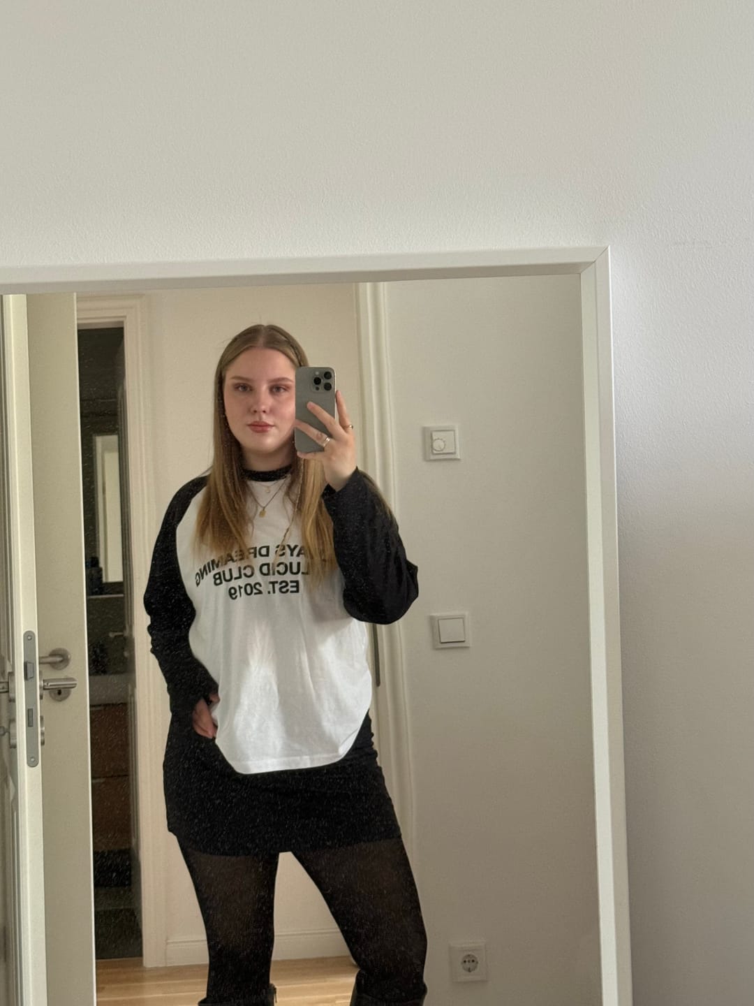 Customer photo review of 2019 Raglan Longsleeve "Black"