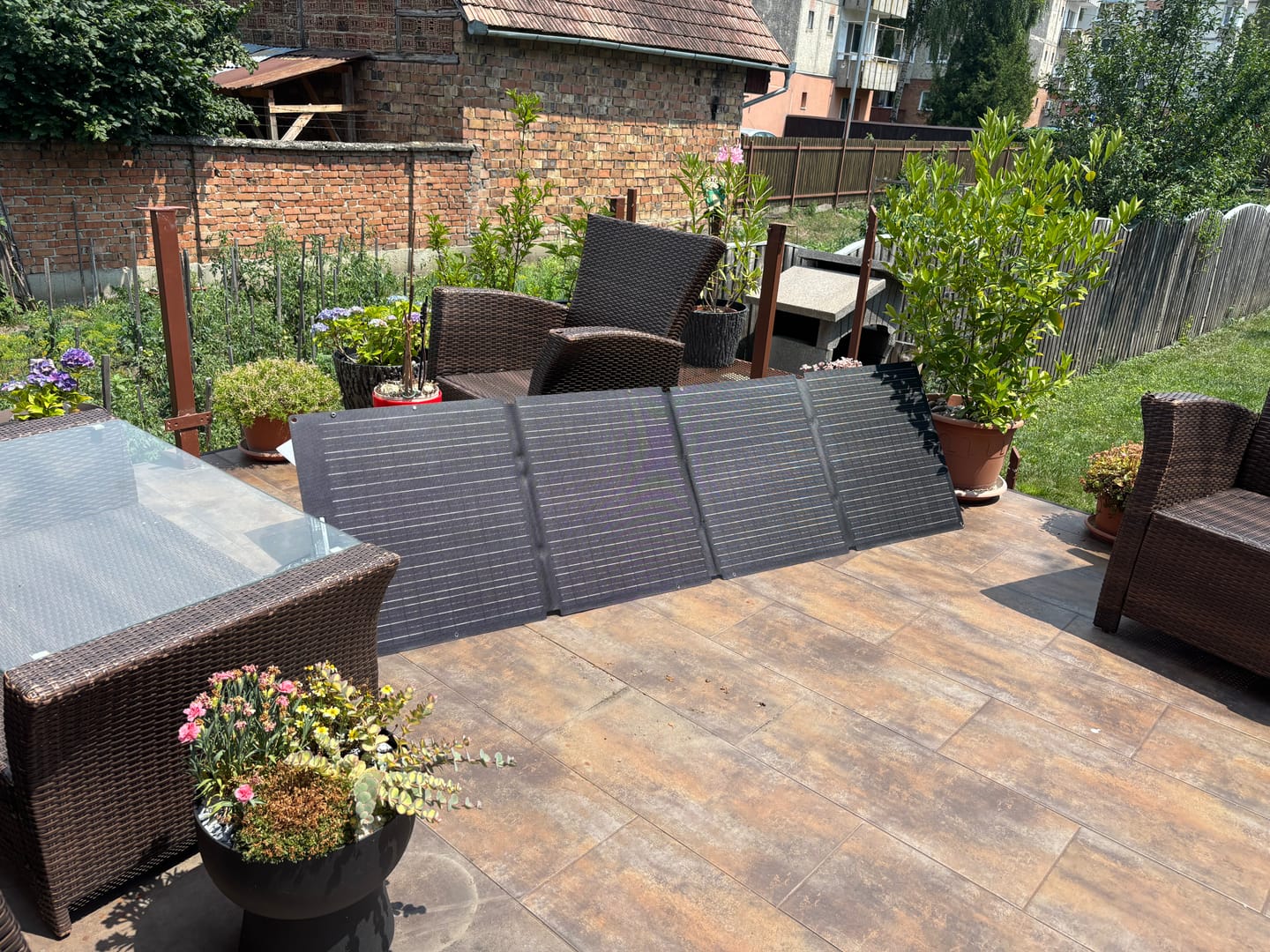 Customer photo review of ALLPOWER Solar Generator Kit 1600W (R1500 LITE+SOLAX SE200 200W Solar Panel)