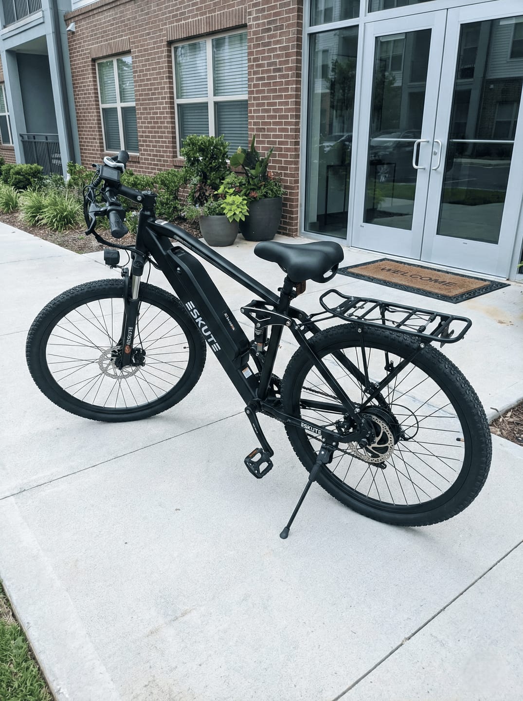 Customer photo review of Eskute® M200F 27.5" Full Suspension Electric Bike